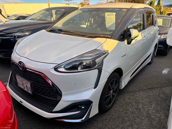 Toyota Sienta MPV, Petrol Hybrid, 2019, White