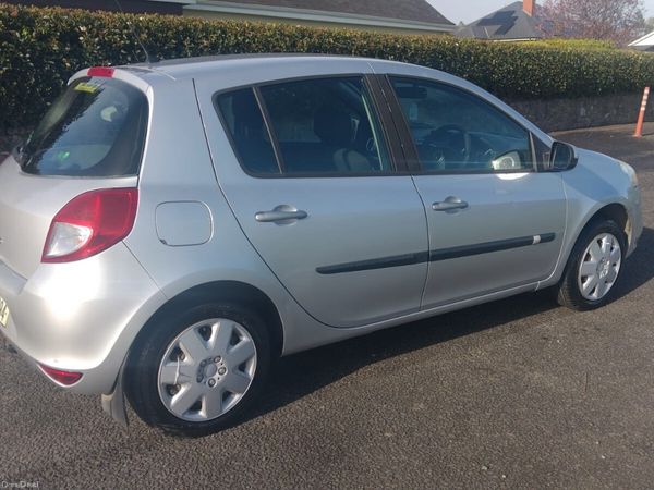Renault Clio Hatchback, Petrol, 2010, Grey