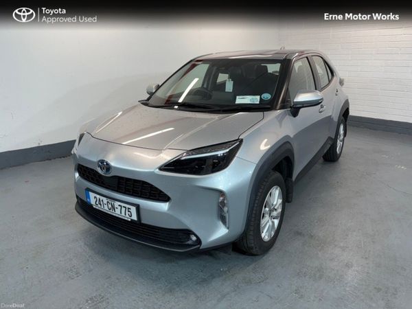 Toyota Yaris Cross Hatchback, Petrol Hybrid, 2024, Silver