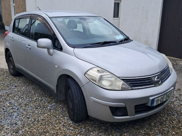 Nissan Tiida Hatchback, Diesel, 2011, Silver