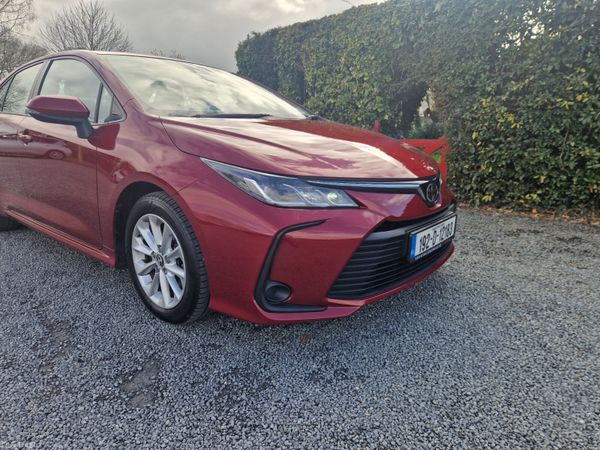 Toyota Corolla Saloon, Petrol, 2019, Red
