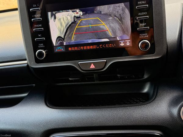 Toyota Yaris Hatchback, Petrol Hybrid, 2020, White