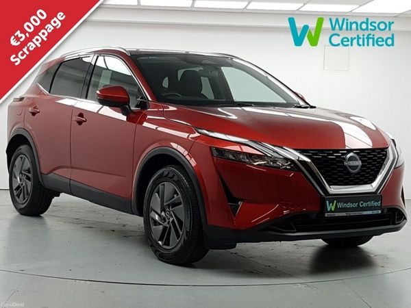 Nissan Qashqai MPV, Petrol, 2023, Red