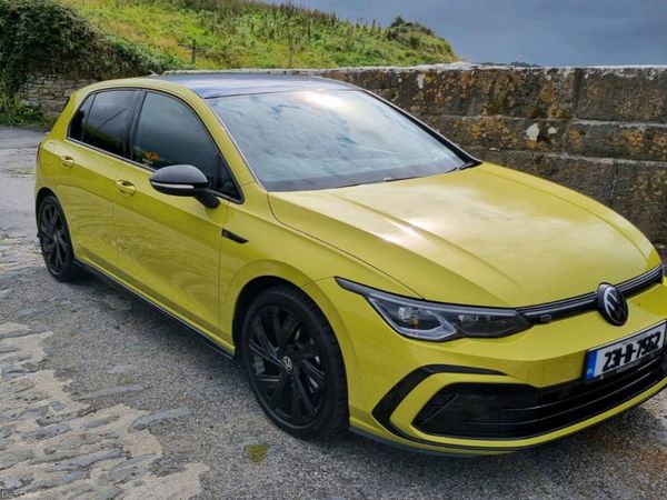 Volkswagen Golf Estate, Petrol Hybrid, 2023, Yellow