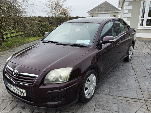 Toyota Avensis Saloon, Petrol, 2006, Red