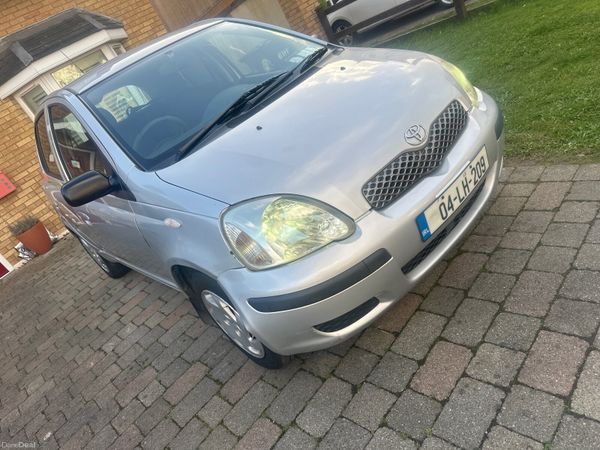 Toyota Yaris Hatchback, Petrol, 2004, Silver