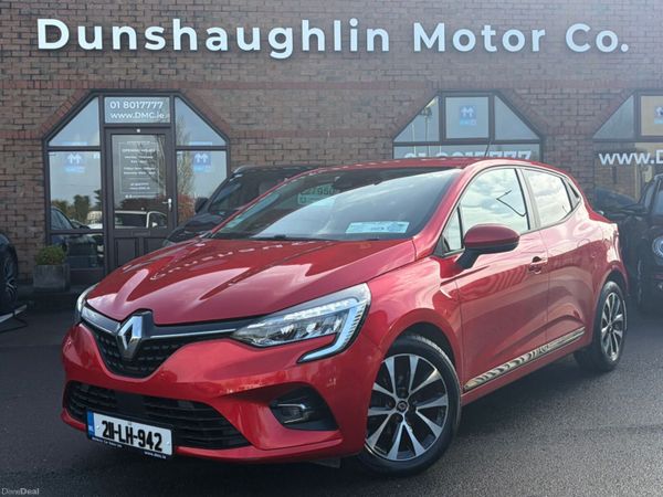 Renault Clio Hatchback, Petrol, 2021, Red