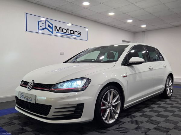 Volkswagen Golf Hatchback, Petrol, 2015, White