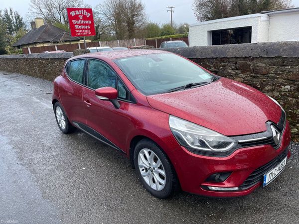 Renault Clio Hatchback, Diesel, 2017, Red