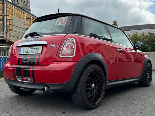Mini One Hatchback, Diesel, 2011, Red