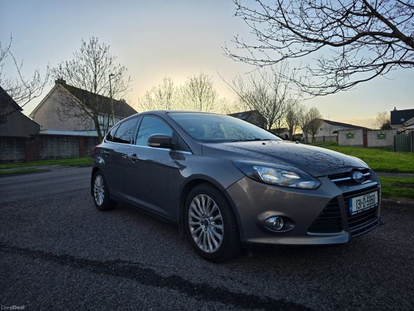 Ford Focus Hatchback, Petrol, 2013, Brown