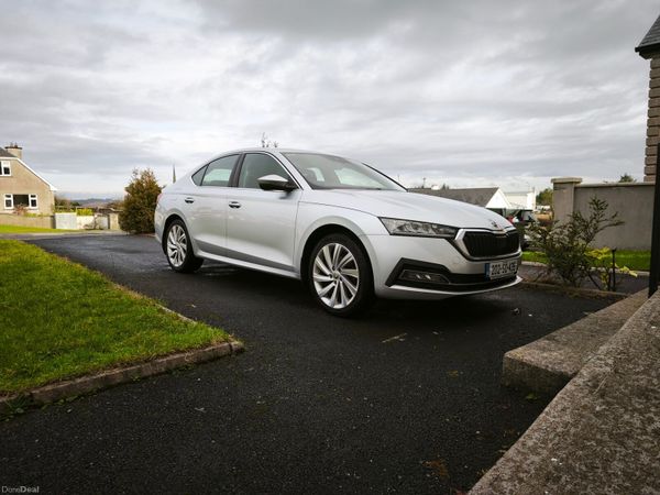 Skoda Octavia Saloon, Petrol, 2020, Grey