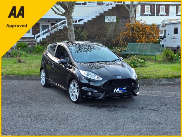 Ford Fiesta Hatchback, Petrol, 2014, Black