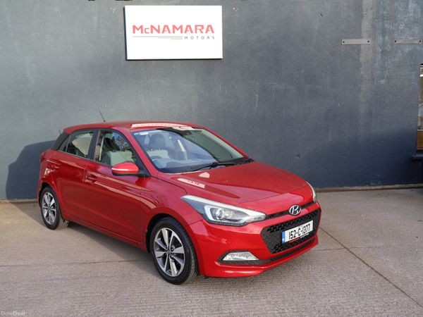 Hyundai i20 Hatchback, Petrol, 2015, Red