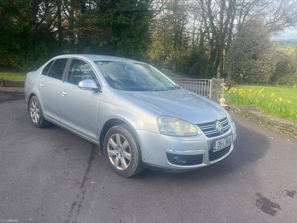 Volkswagen Jetta Saloon, Diesel, 2009, Silver