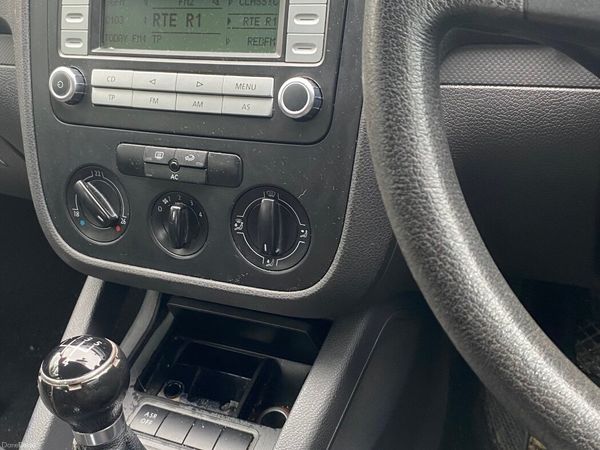 Volkswagen Golf Hatchback, Petrol, 2007, Red