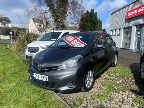 Toyota Yaris Hatchback, Petrol, 2013, Grey