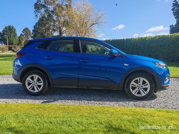 Vauxhall Grandland X Hatchback, Petrol, 2019, Blue