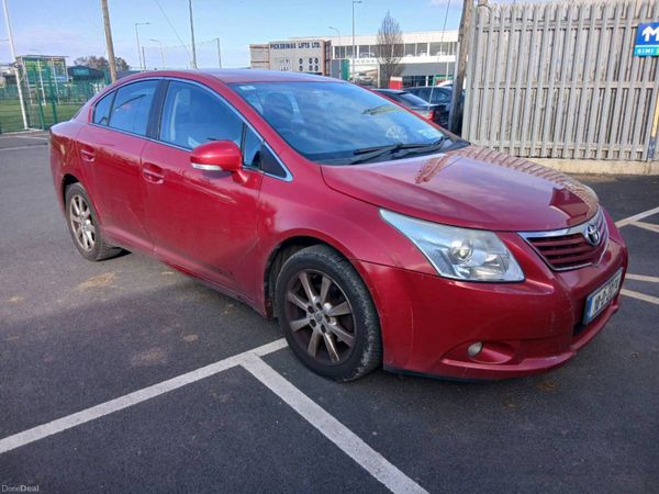 Toyota Avensis Saloon, Diesel, 2010, Red
