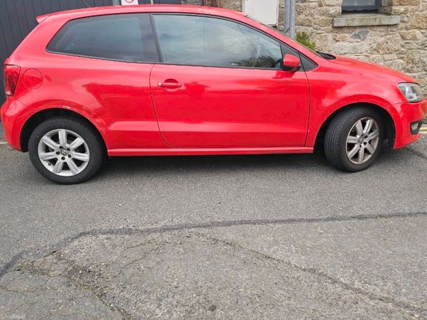 Volkswagen Polo Hatchback, Petrol, 2014, Red