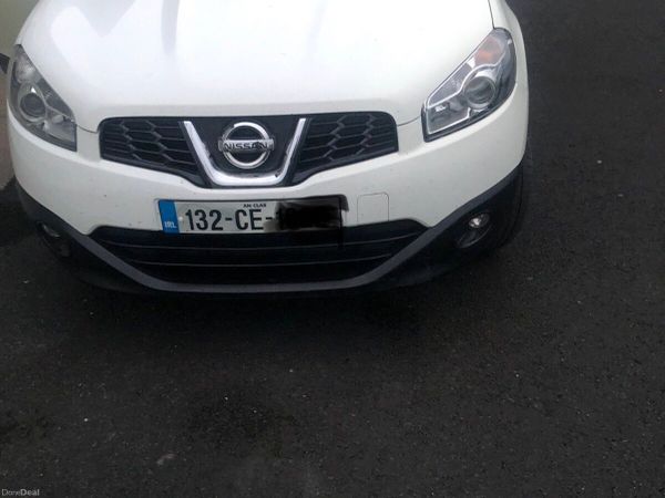 Nissan Qashqai Hatchback, Diesel, 2013, White