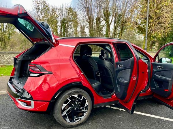 Kia Sportage SUV, Diesel, 2022, Red