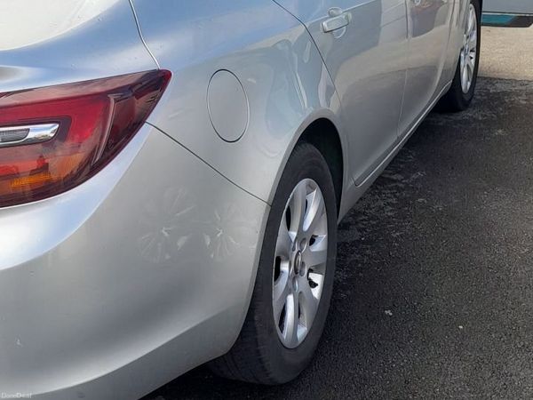 Opel Insignia Saloon, Diesel, 2016, Silver