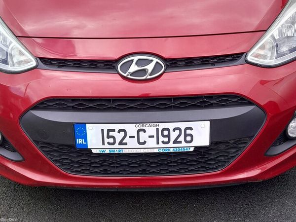 Hyundai i10 Hatchback, Petrol, 2015, Red