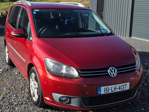 Volkswagen Touran MPV, Diesel, 2015, Red
