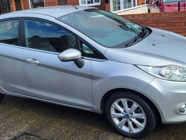 Ford Fiesta Hatchback, Petrol, 2010, Silver
