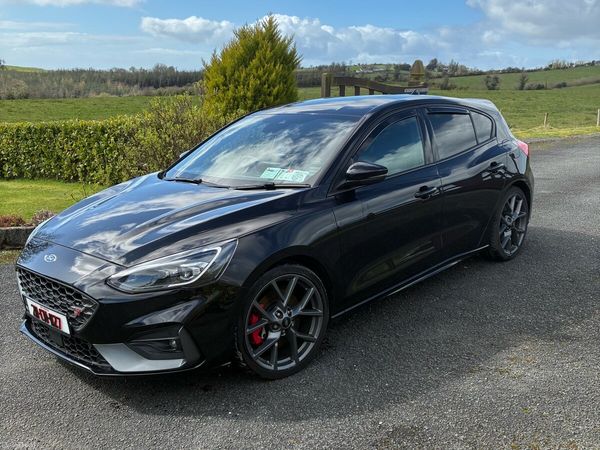 Ford Focus Hatchback, Diesel, 2021, Black