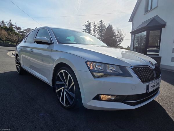 Skoda Superb Hatchback, Diesel, 2017, White