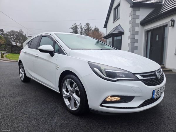 Vauxhall Astra Hatchback, Diesel, 2019, White