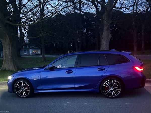 BMW 3-Series Estate, Petrol Plug-in Hybrid, 2022, Blue
