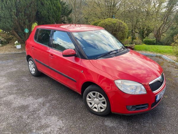 Skoda Fabia Hatchback, Petrol, 2008, Red