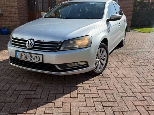 Volkswagen Passat Saloon, Diesel, 2011, Silver