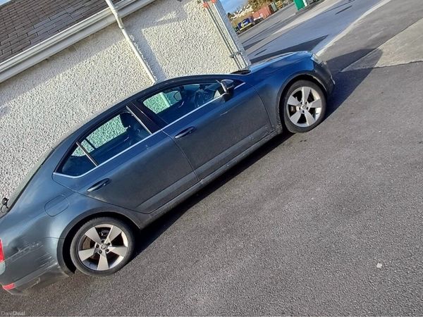 Skoda Octavia Saloon, Diesel, 2017, Grey