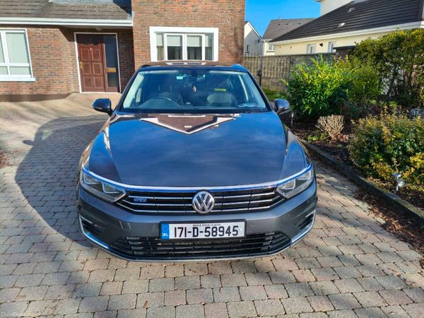 Volkswagen Passat Saloon, Petrol Plug-in Hybrid, 2017, Grey
