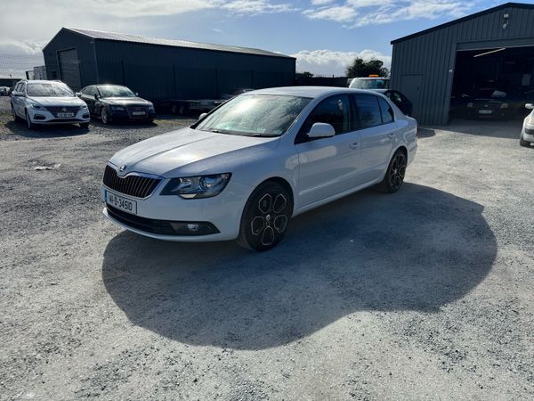 Skoda Superb Hatchback, Diesel, 2014, White