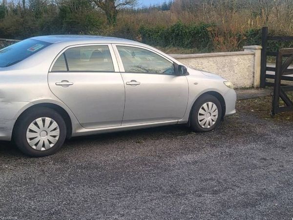 Toyota Corolla Saloon, Petrol, 2007, Silver
