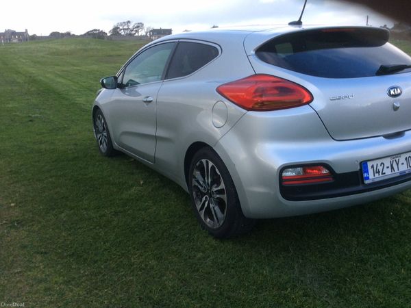 Kia Ceed Hatchback, Diesel, 2014, Silver