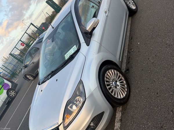Ford Focus Hatchback, Diesel, 2011, Silver