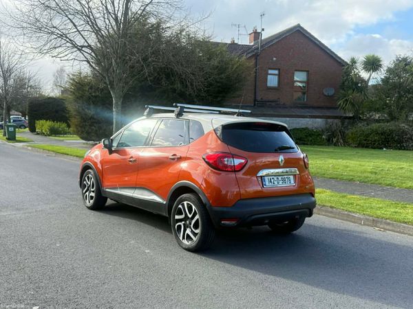 Renault Captur Hatchback, Diesel, 2014, Orange