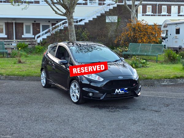 Ford Fiesta Hatchback, Petrol, 2014, Black