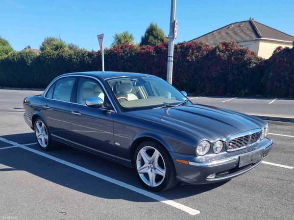 Jaguar XJ Saloon, Petrol, 2006, Grey
