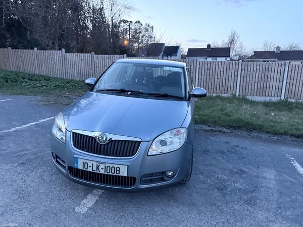Skoda Fabia Hatchback, Petrol, 2010, Grey