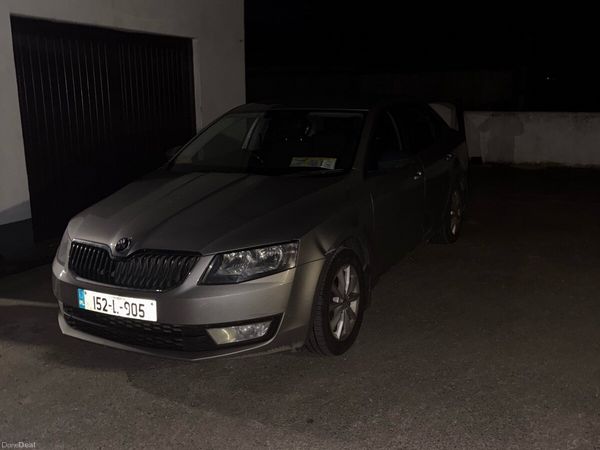 Skoda Octavia Saloon, Diesel, 2015, Beige