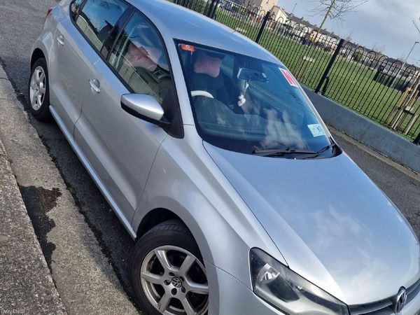 Volkswagen Polo Hatchback, Petrol, 2011, Silver