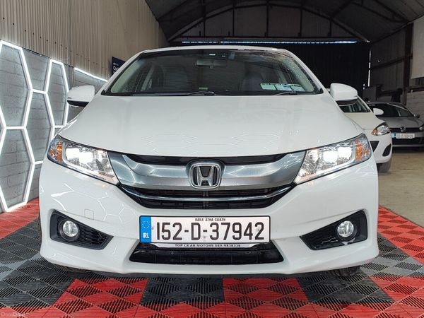 Honda Grace Saloon, Petrol Hybrid, 2015, White