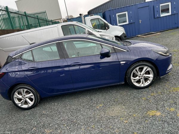 Vauxhall Astra Hatchback, Diesel, 2017, Blue